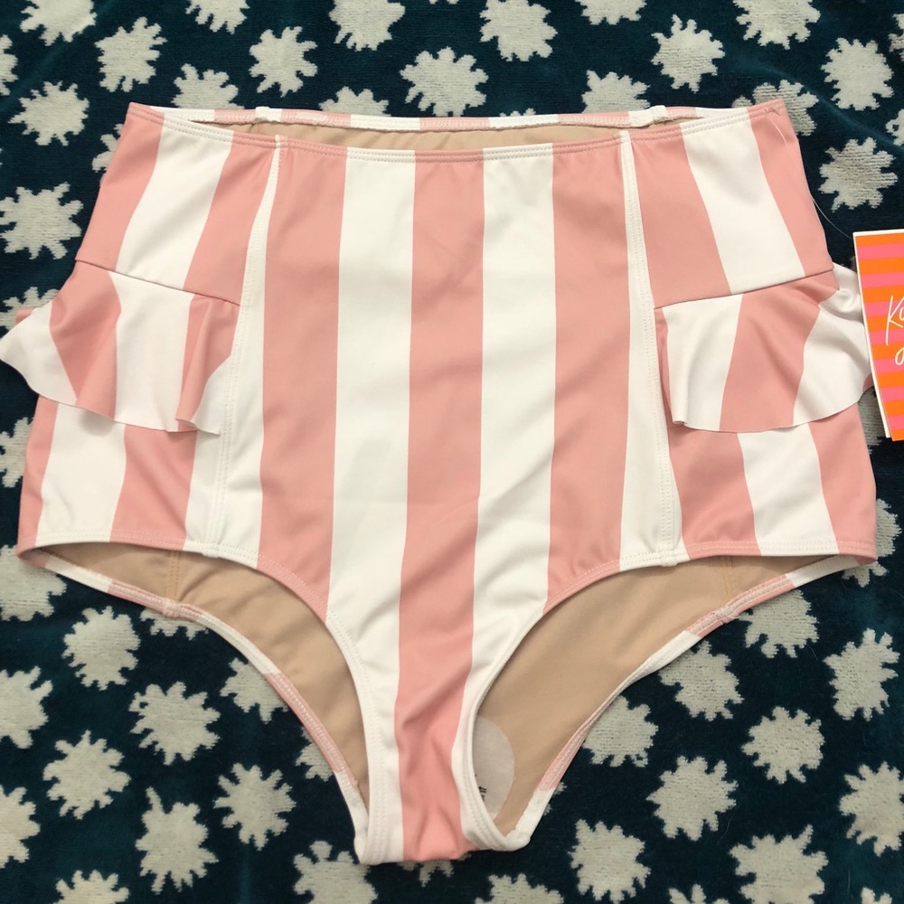 Kortni jeane side ruffle bottoms